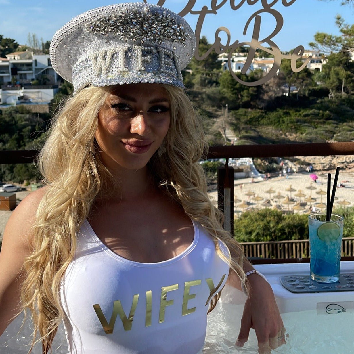 Badeanzug BRIDE / WIFEY / BABE ♡ JGA Badeanzüge ♡ Geschenk Brautjungfern - Wedding-Secrets