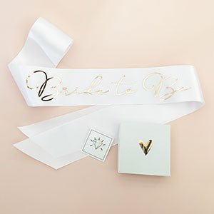 Bridal Shower Schärpe mit Diamantnadel & Geschenkbox ♡ - Wedding-Secrets