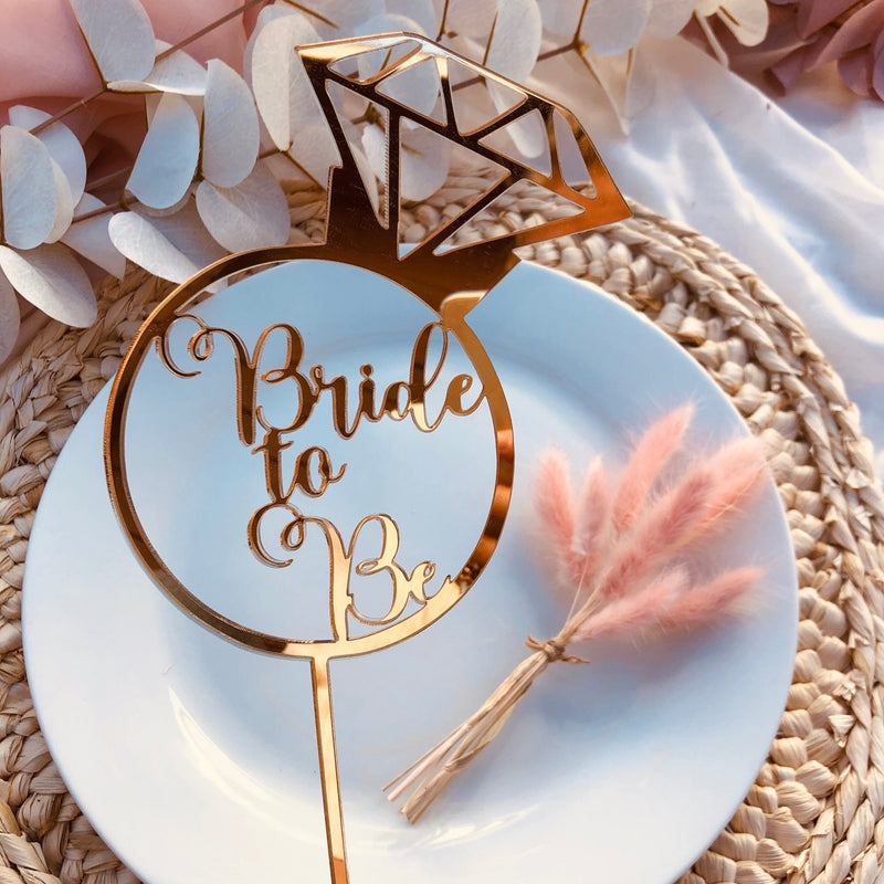 Cake-Topper ♡ BrideToBe Gold/Silber/Holz - Wedding-Secrets