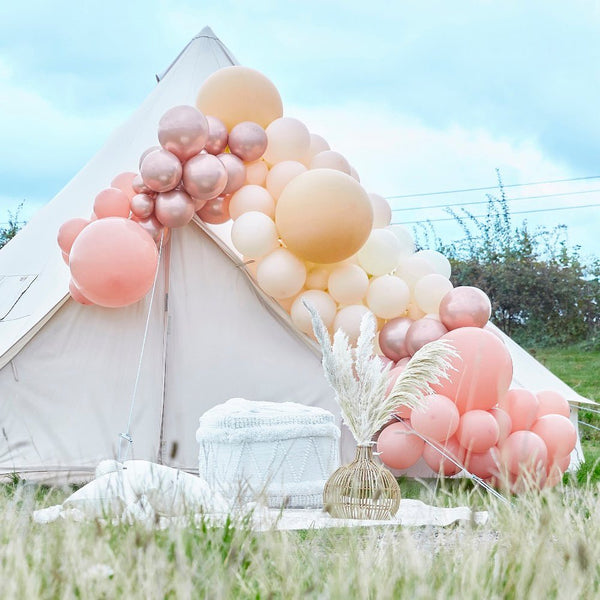 DIY Ballongirlande in pfirsisch-nude-roségold (205 Ballons) - Wedding-Secrets