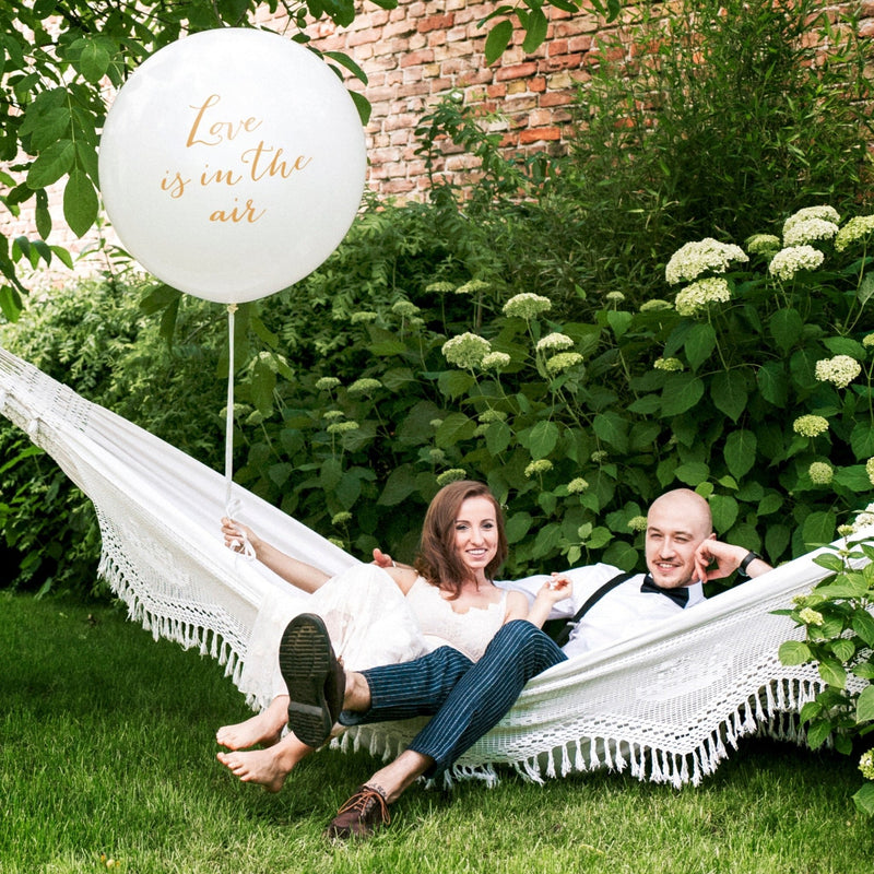 GIANT Ballon goldene Schrift ♡ Love is in the air ♡ (Ø ca. 1m) - Wedding-Secrets