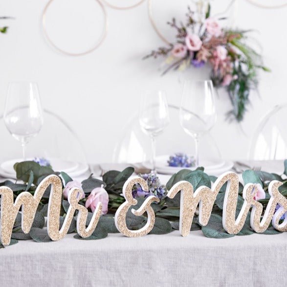 Mr. & Mrs. Schriftzug GOLDEN GLITTER - Wedding-Secrets
