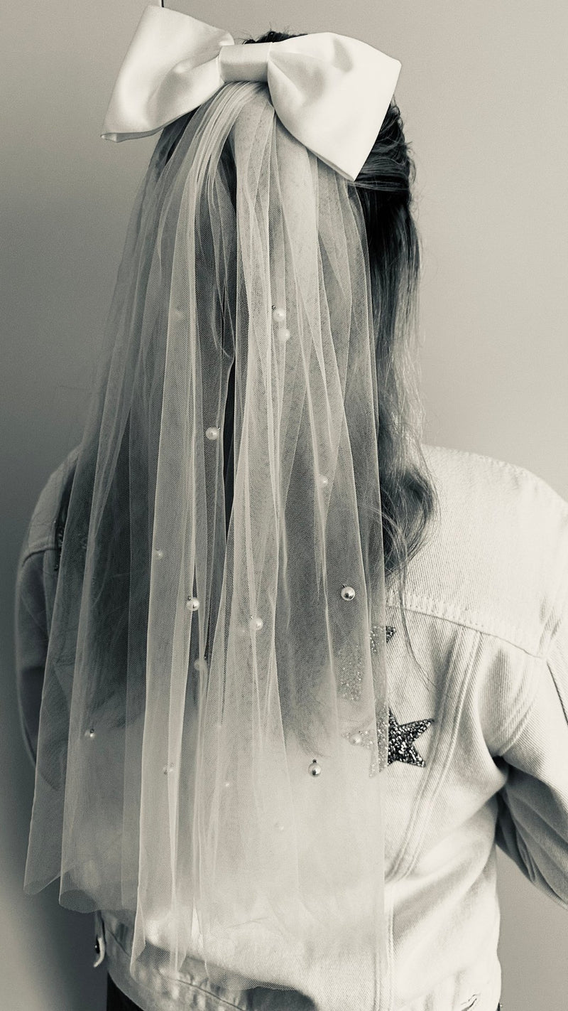 Perlenschleier mit Satin-Schleife ♡ JGA Schleier Bride to be - Wedding-Secrets